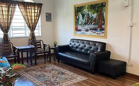 Homestay Camelia Kuala Terengganu - Anggerik House